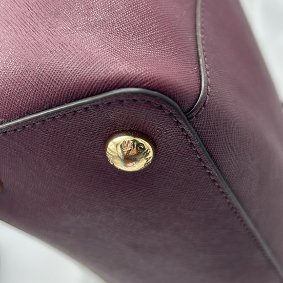 Michael Kors Medium Tote Saffiano Leather Merlot EUC - Picture 8 of 16